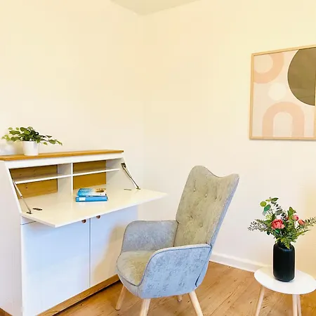 Kreativer Rückzugsort In Der Burgenstadt Apartment *